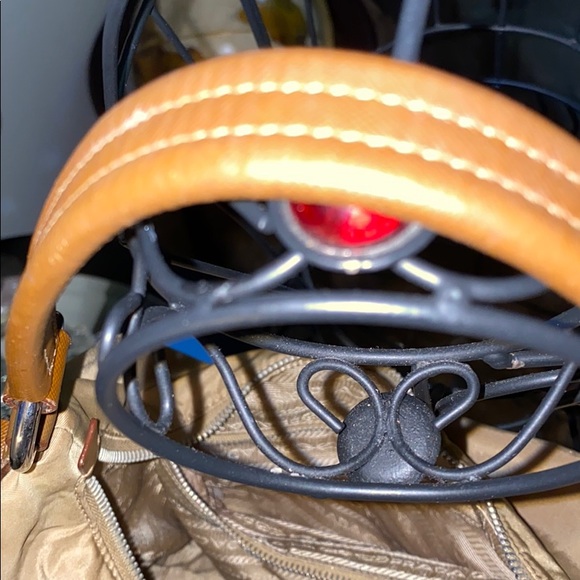 Prada - Picture 6 of 7